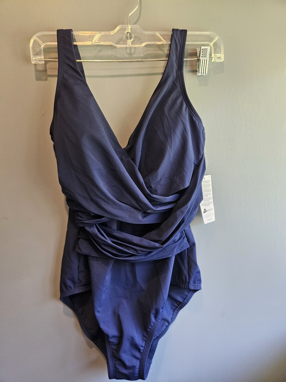 Lands' End Slender Tummy Control Chlorine Resist V-Neck Wrap Swimsuit Size 8